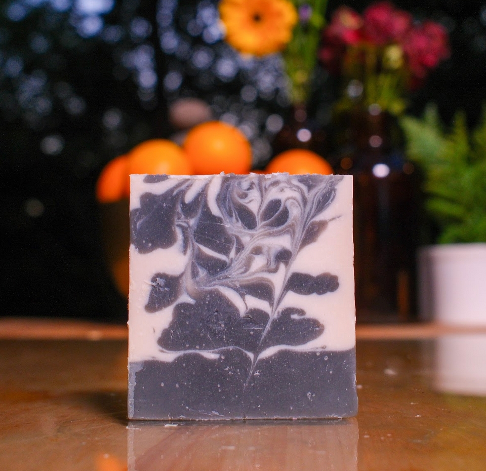 Sandalwood Noir Body Bar